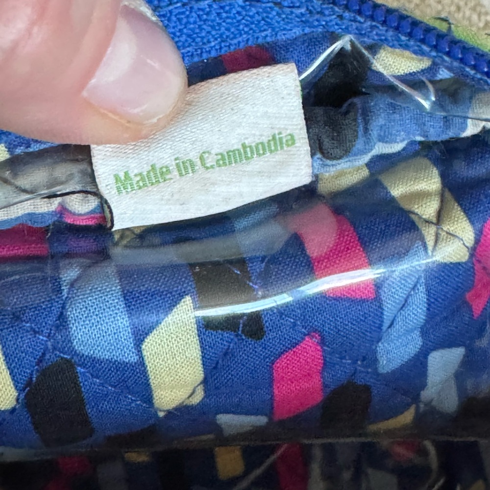 Vera Bradley Quilted Travel Cosmetic Toiletry Bag Vacation Washable Multicolor - Picture 8 of 10